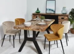 Chaise Velours Beige Et Pieds Métal Noir Lyriane - Lot De 2 -Chaise Soldes Magasin chaise velours beige et pieds metal noir palma lot de 2 3248111519173 656809